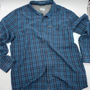 Columbia Navy/Black‎ Checkered Omni Shade Outdoor Shirt, Size L